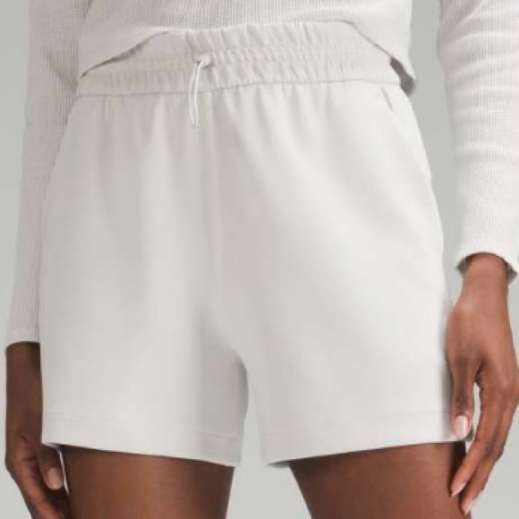 lululemon athletica Pants - 🩷 Lululemon Softstreme High-Rise Short 4"  Size 4 Bone